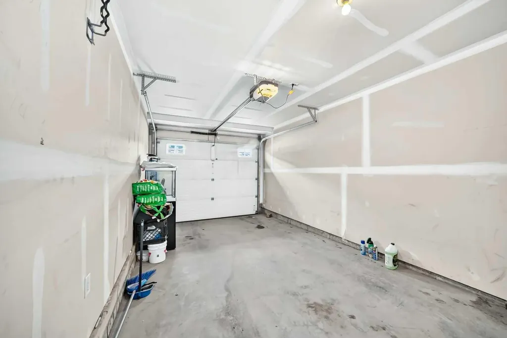 132 Sage Hill Grove NW Calgary AB T3R 0Z8