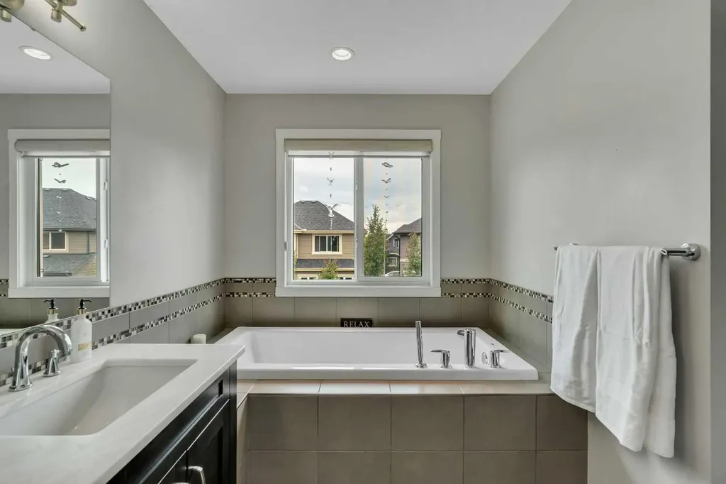 58 Valley Pointe Bay NW Calgary AB T3B 6B6