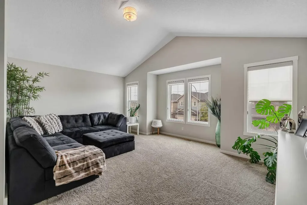 58 Valley Pointe Bay NW Calgary AB T3B 6B6