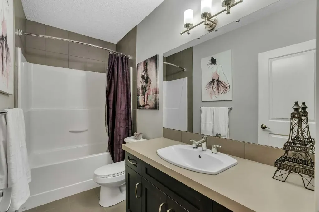 58 Valley Pointe Bay NW Calgary AB T3B 6B6