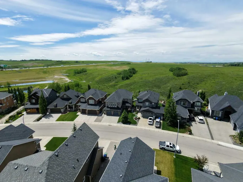 58 Valley Pointe Bay NW Calgary AB T3B 6B6