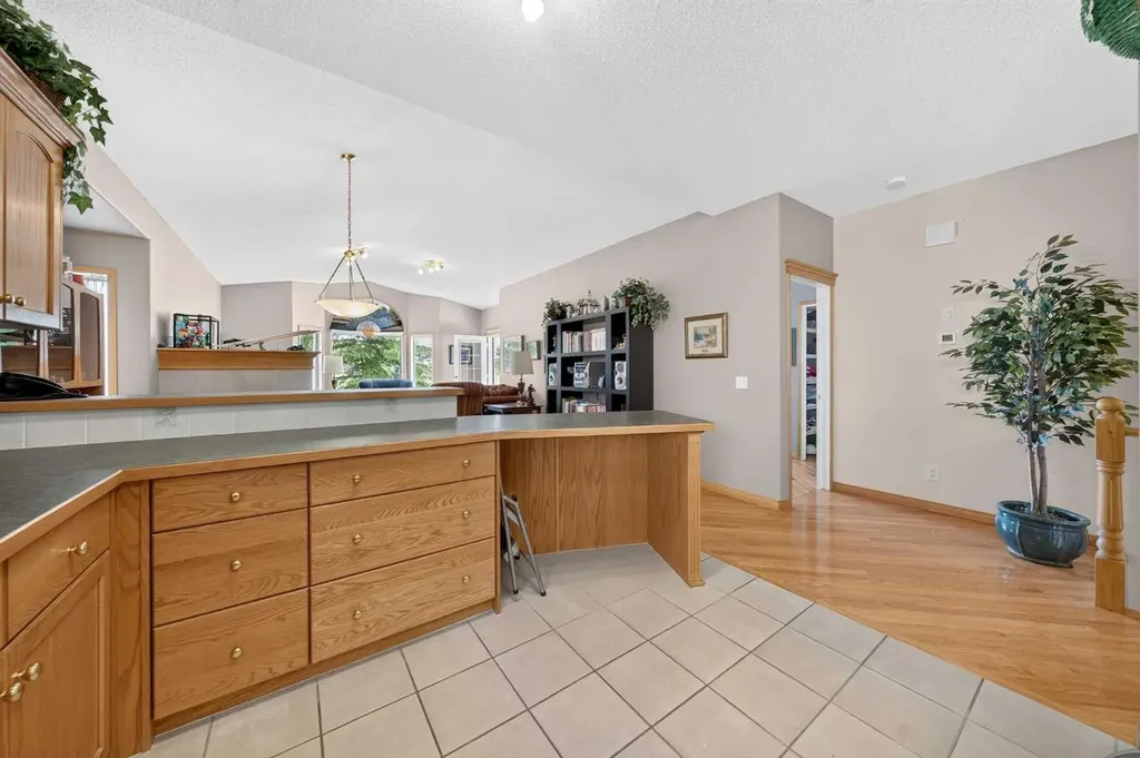 37 Scimitar Heath NW Calgary AB T3L 2E1