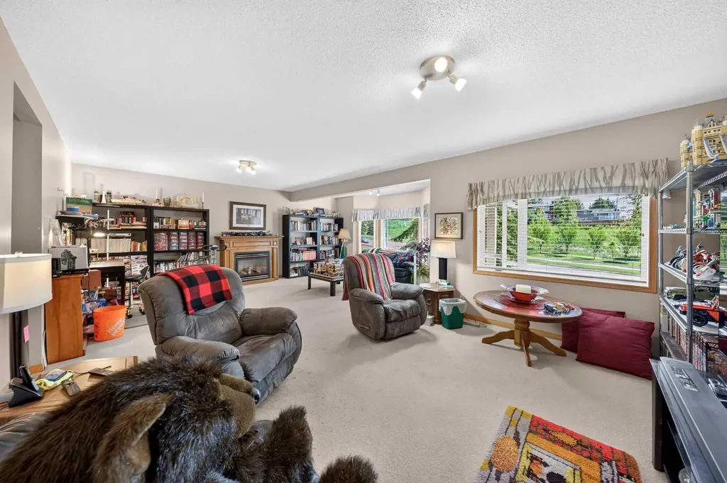 37 Scimitar Heath NW Calgary AB T3L 2E1