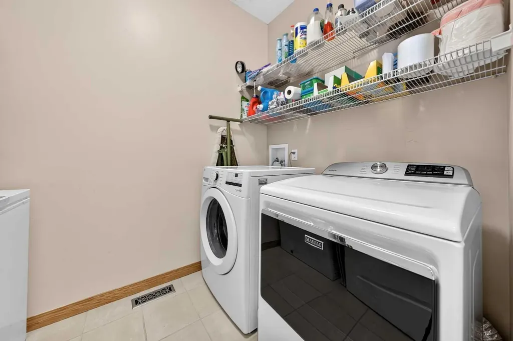 37 Scimitar Heath NW Calgary AB T3L 2E1