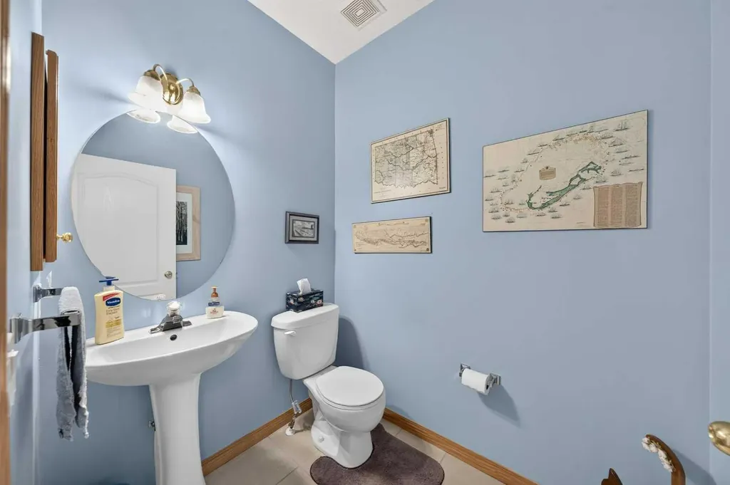 37 Scimitar Heath NW Calgary AB T3L 2E1