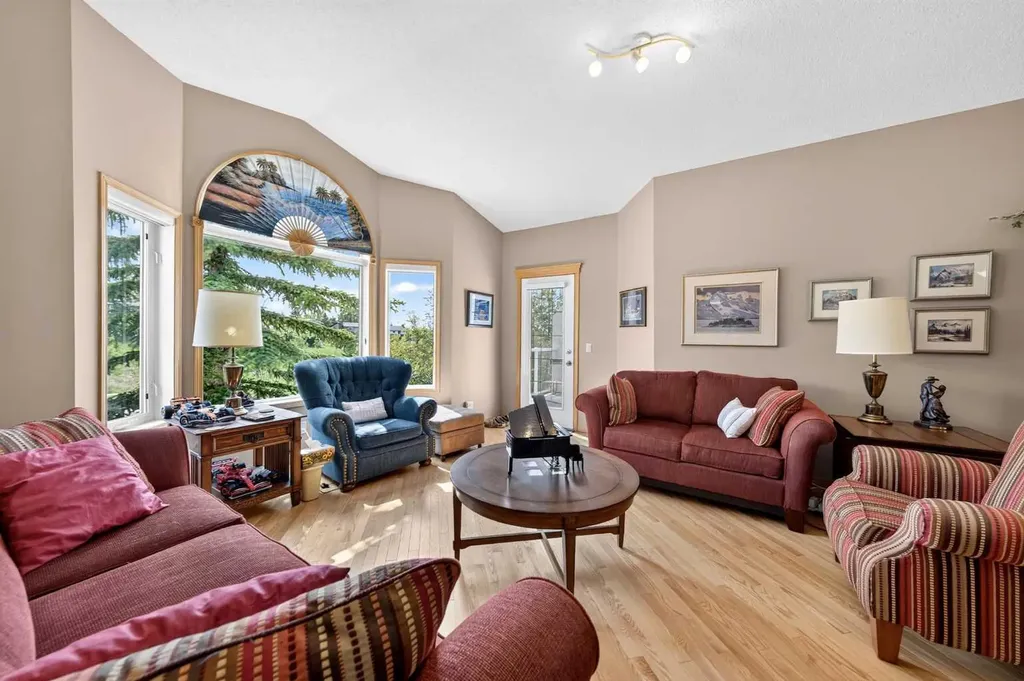 37 Scimitar Heath NW Calgary AB T3L 2E1