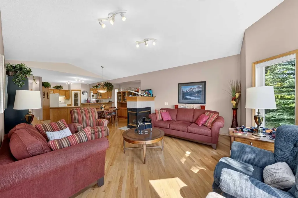 37 Scimitar Heath NW Calgary AB T3L 2E1