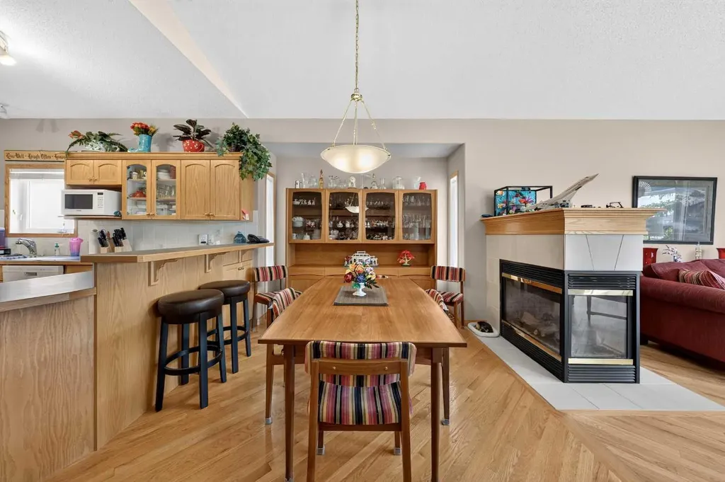 37 Scimitar Heath NW Calgary AB T3L 2E1