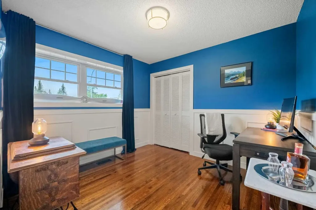 1124 Lake Wapta Way SE Calgary AB T2J 2N7