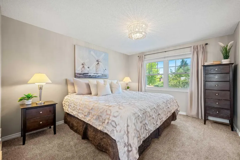 1124 Lake Wapta Way SE Calgary AB T2J 2N7