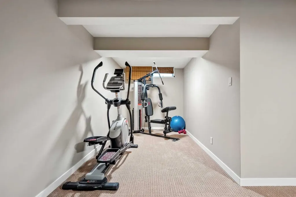 1124 Lake Wapta Way SE Calgary AB T2J 2N7