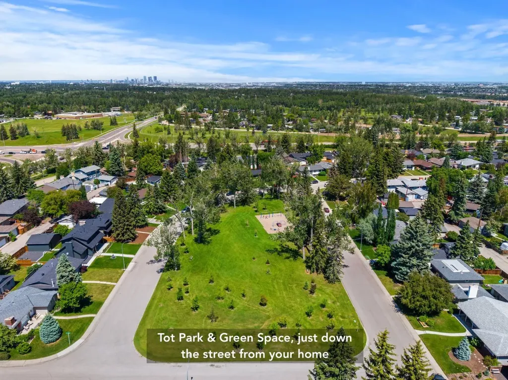 1124 Lake Wapta Way SE Calgary AB T2J 2N7