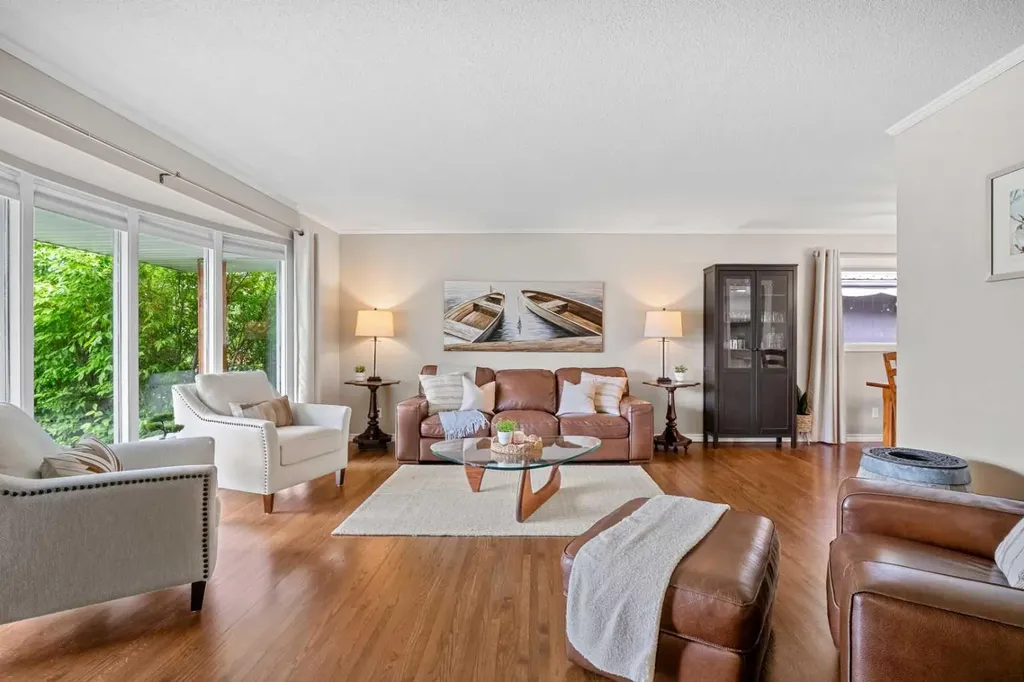 1124 Lake Wapta Way SE Calgary AB T2J 2N7