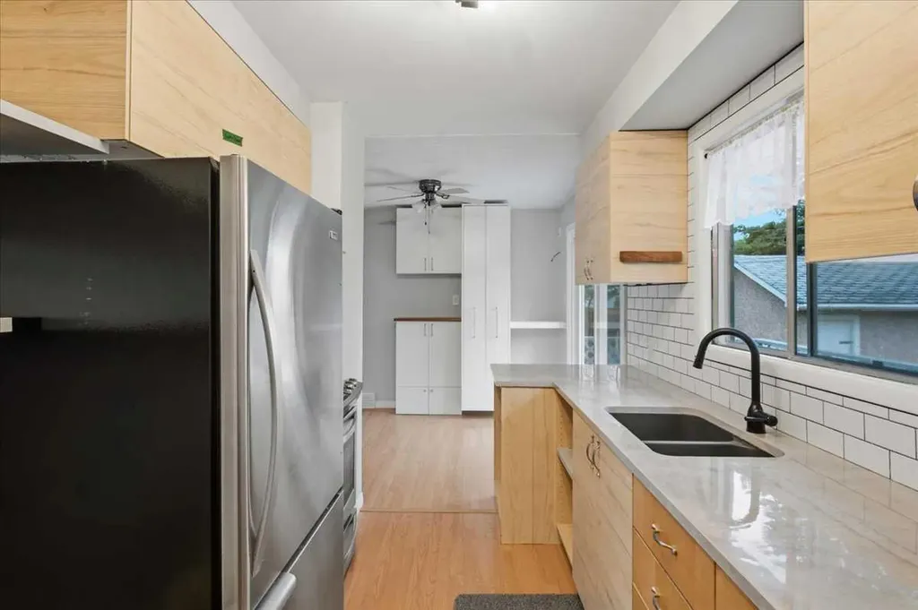 4408 8 Avenue SW Calgary AB T3C 0G7