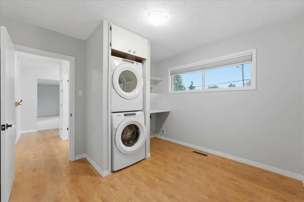 4408 8 Avenue SW Calgary AB T3C 0G7