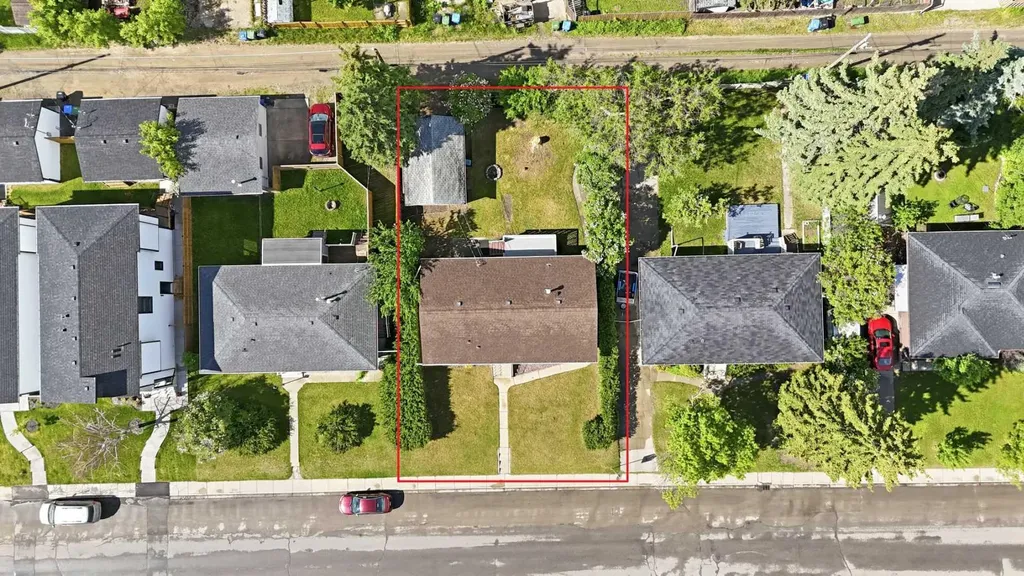 4408 8 Avenue SW Calgary AB T3C 0G7