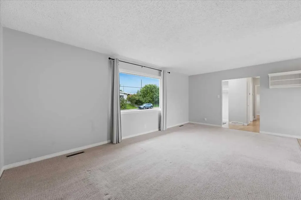 4408 8 Avenue SW Calgary AB T3C 0G7