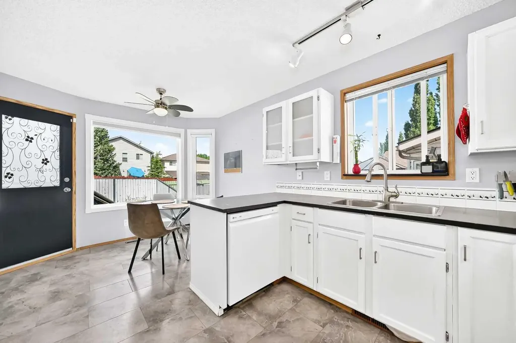 47 Harvest Glen Rise NE Calgary AB T3K4C1