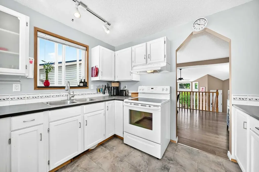 47 Harvest Glen Rise NE Calgary AB T3K4C1