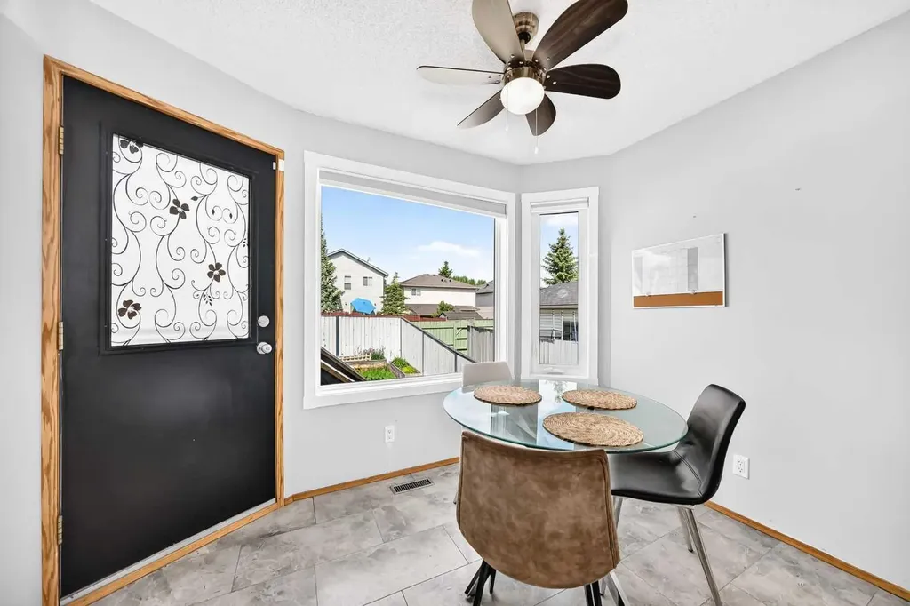 47 Harvest Glen Rise NE Calgary AB T3K4C1