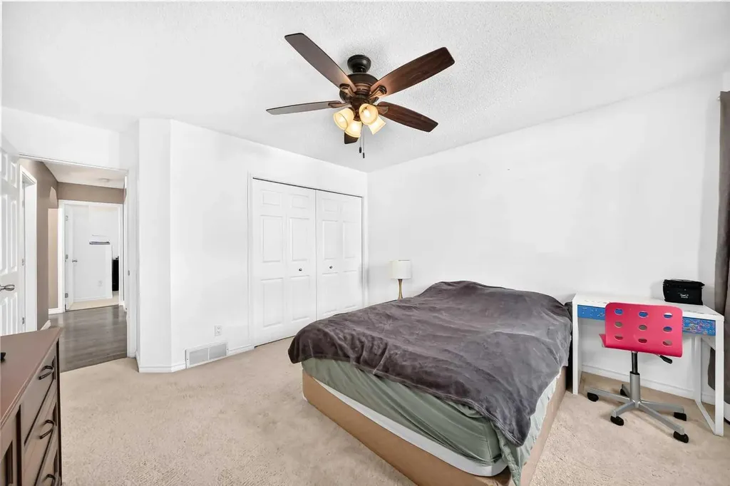 47 Harvest Glen Rise NE Calgary AB T3K4C1