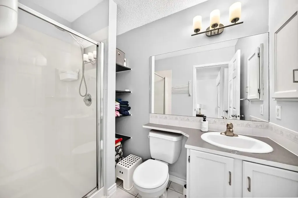 47 Harvest Glen Rise NE Calgary AB T3K4C1