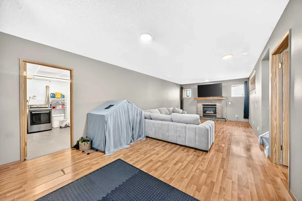 47 Harvest Glen Rise NE Calgary AB T3K4C1