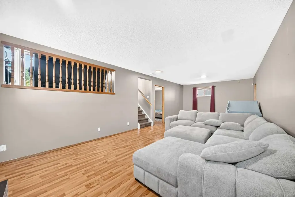 47 Harvest Glen Rise NE Calgary AB T3K4C1