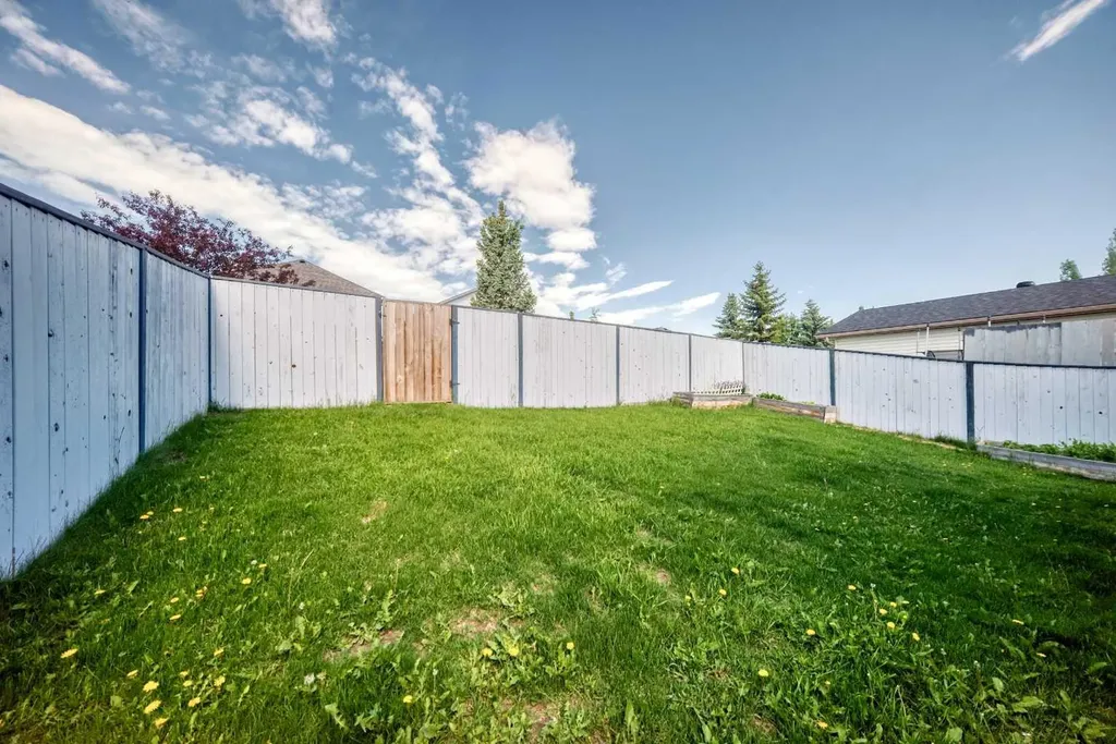 47 Harvest Glen Rise NE Calgary AB T3K4C1