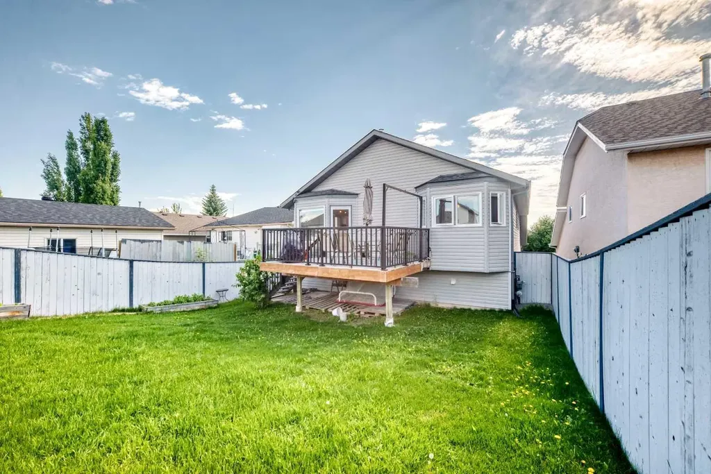 47 Harvest Glen Rise NE Calgary AB T3K4C1