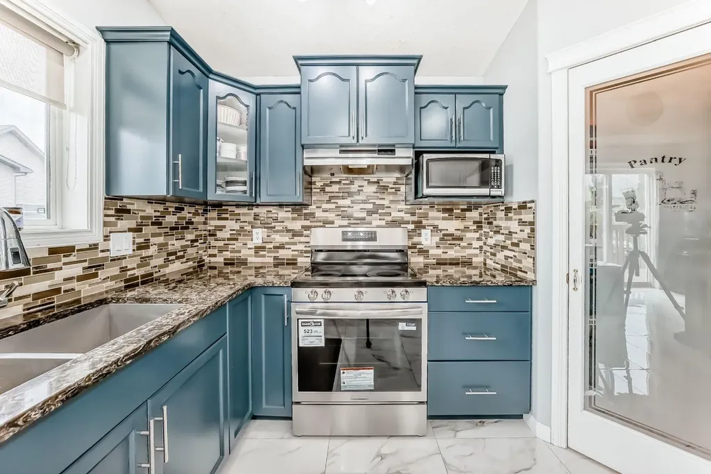 98 Canoe Square SW Airdrie AB T4B 2N5