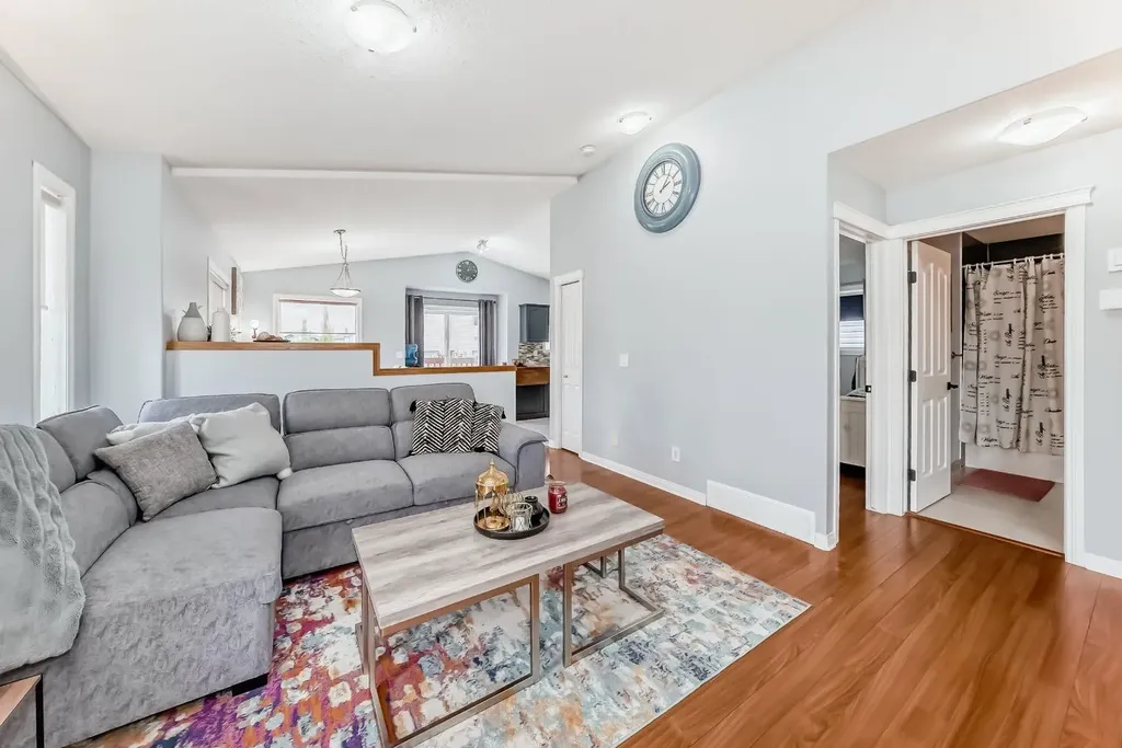 98 Canoe Square SW Airdrie AB T4B 2N5