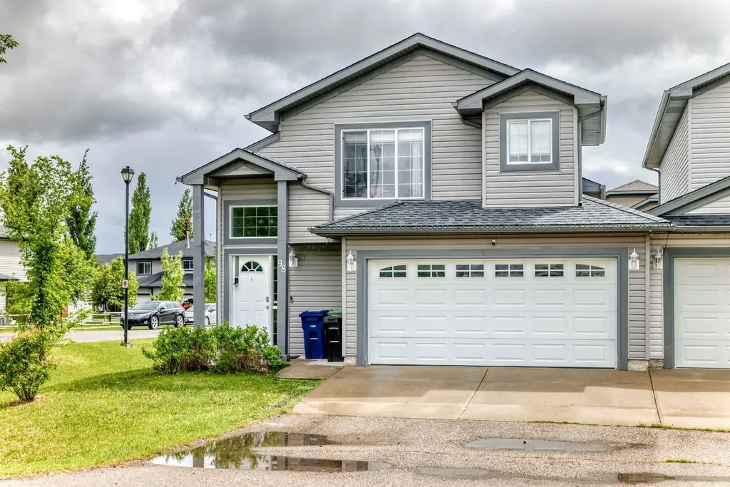 98 Canoe Square SW Airdrie AB T4B 2N5