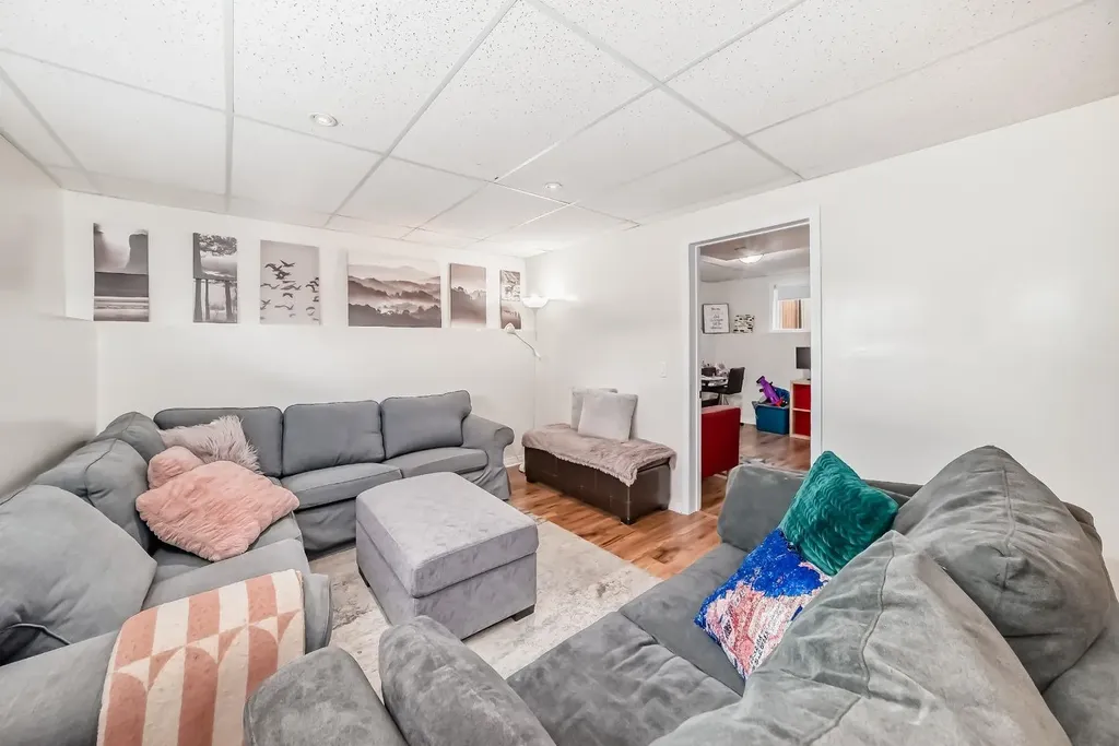 98 Canoe Square SW Airdrie AB T4B 2N5