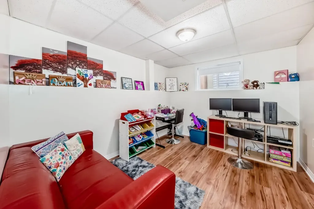 98 Canoe Square SW Airdrie AB T4B 2N5