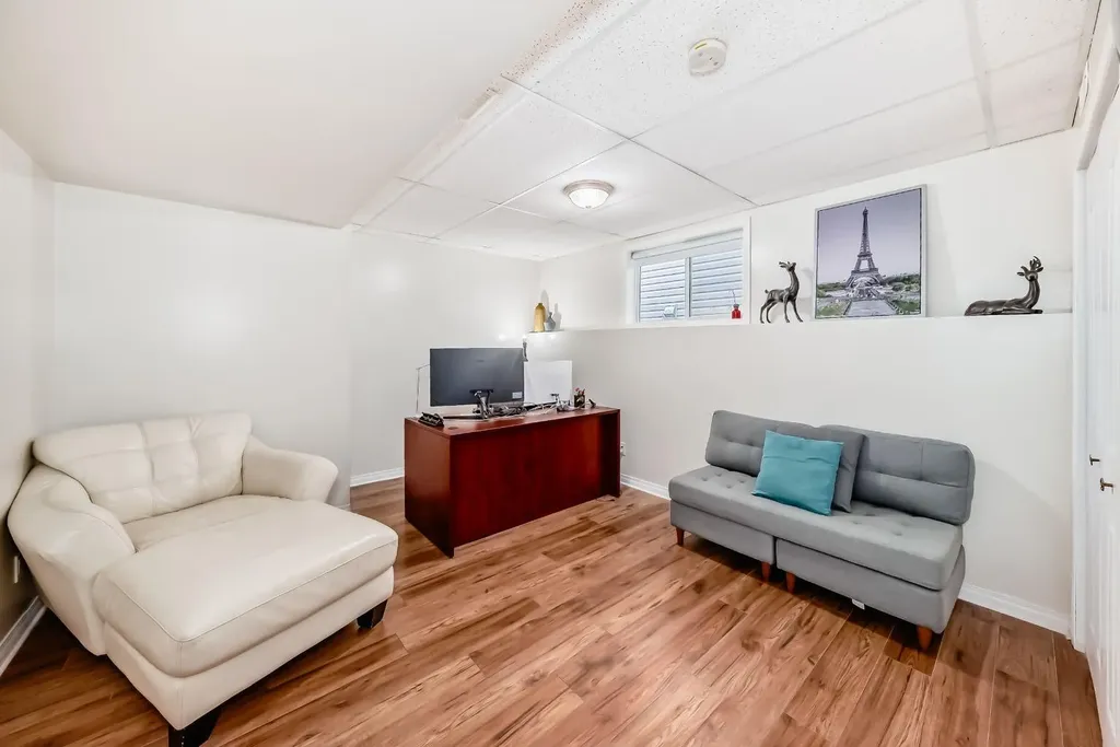 98 Canoe Square SW Airdrie AB T4B 2N5