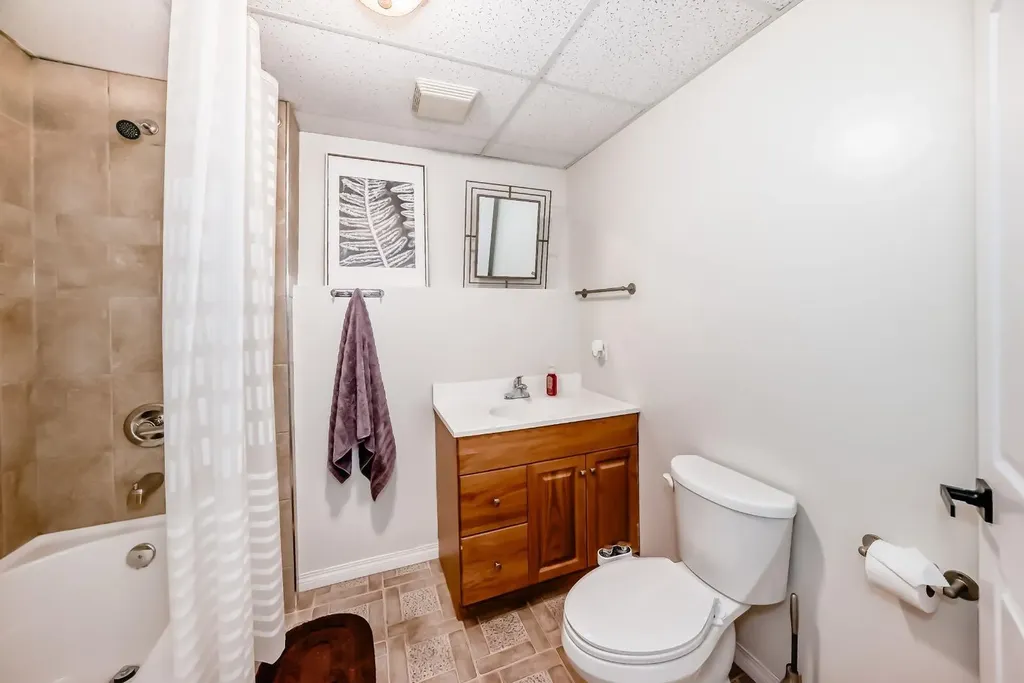 98 Canoe Square SW Airdrie AB T4B 2N5