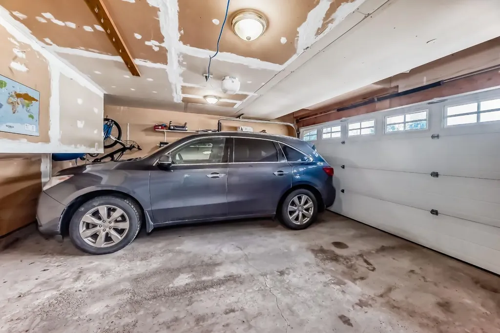 98 Canoe Square SW Airdrie AB T4B 2N5