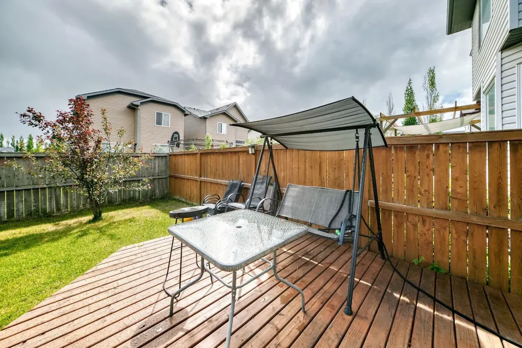 98 Canoe Square SW Airdrie AB T4B 2N5