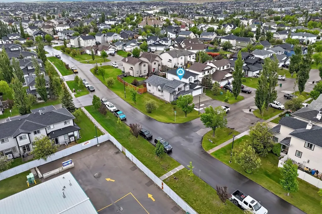 98 Canoe Square SW Airdrie AB T4B 2N5