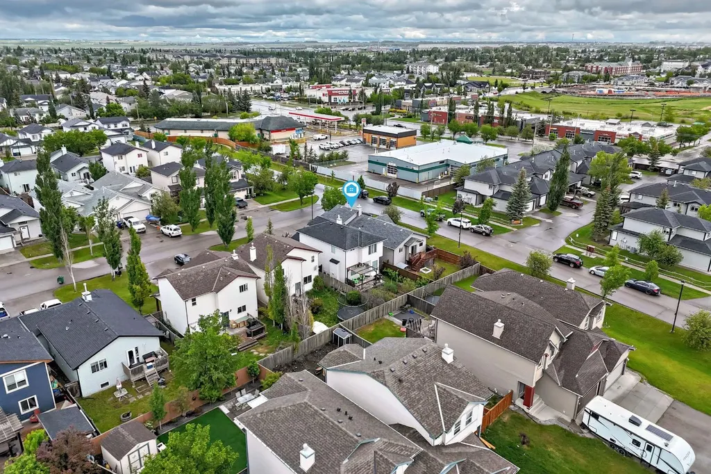 98 Canoe Square SW Airdrie AB T4B 2N5
