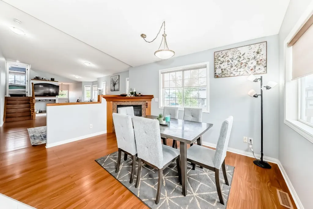 98 Canoe Square SW Airdrie AB T4B 2N5