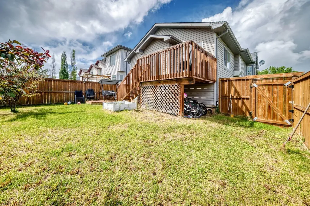 98 Canoe Square SW Airdrie AB T4B 2N5