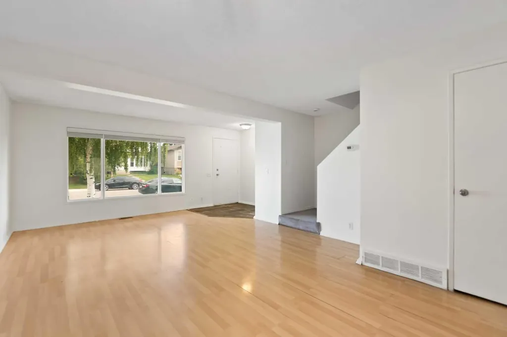 84 Martindale Close NE Calgary AB T3J 2T9