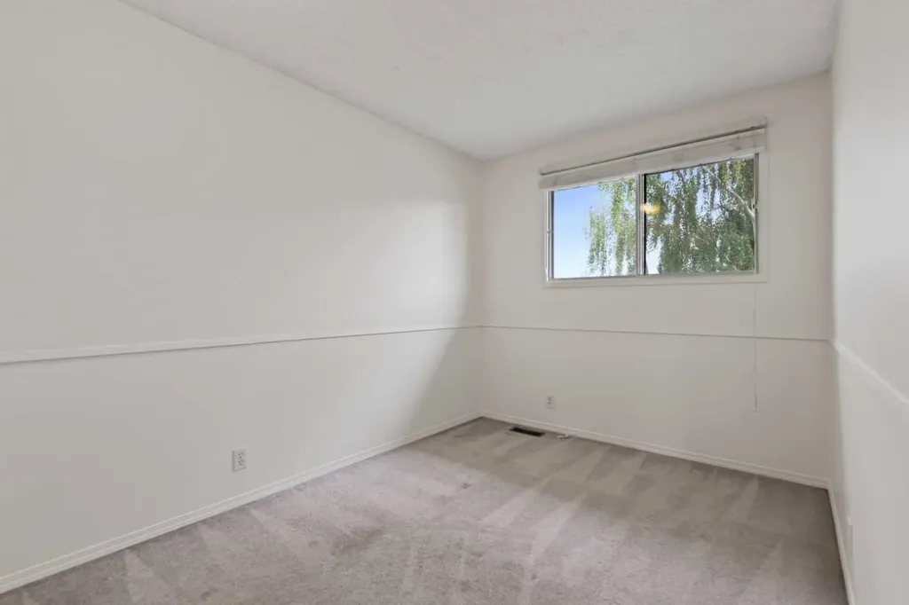 84 Martindale Close NE Calgary AB T3J 2T9