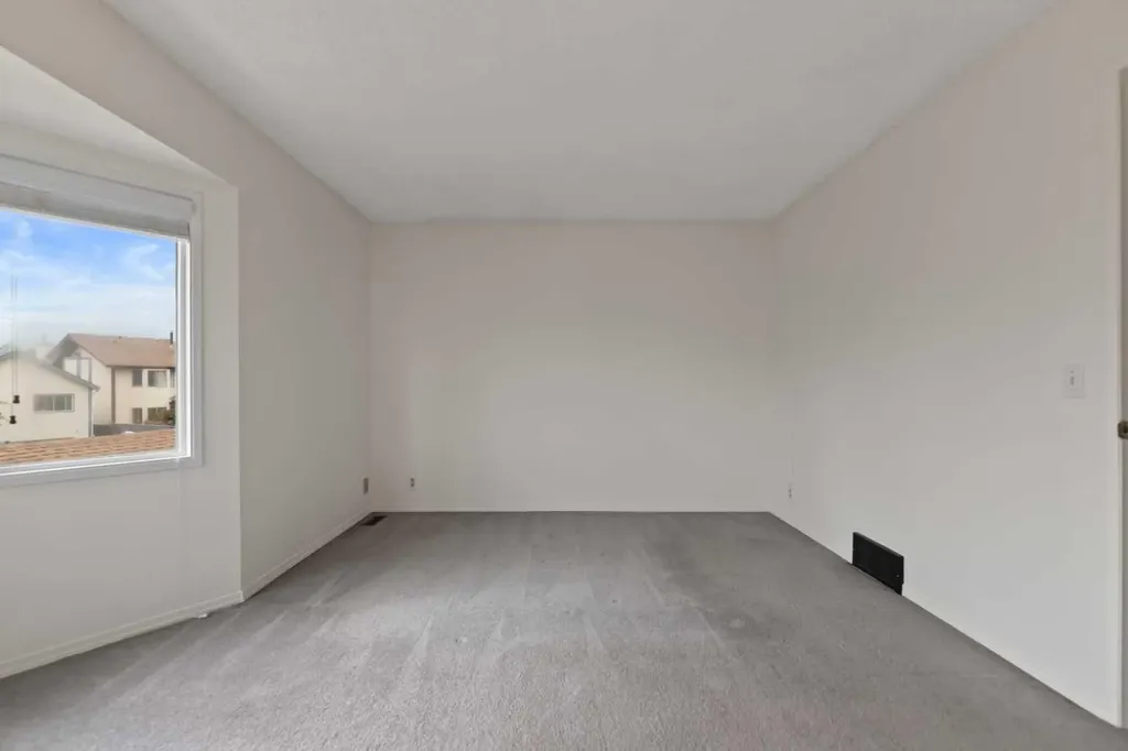 84 Martindale Close NE Calgary AB T3J 2T9
