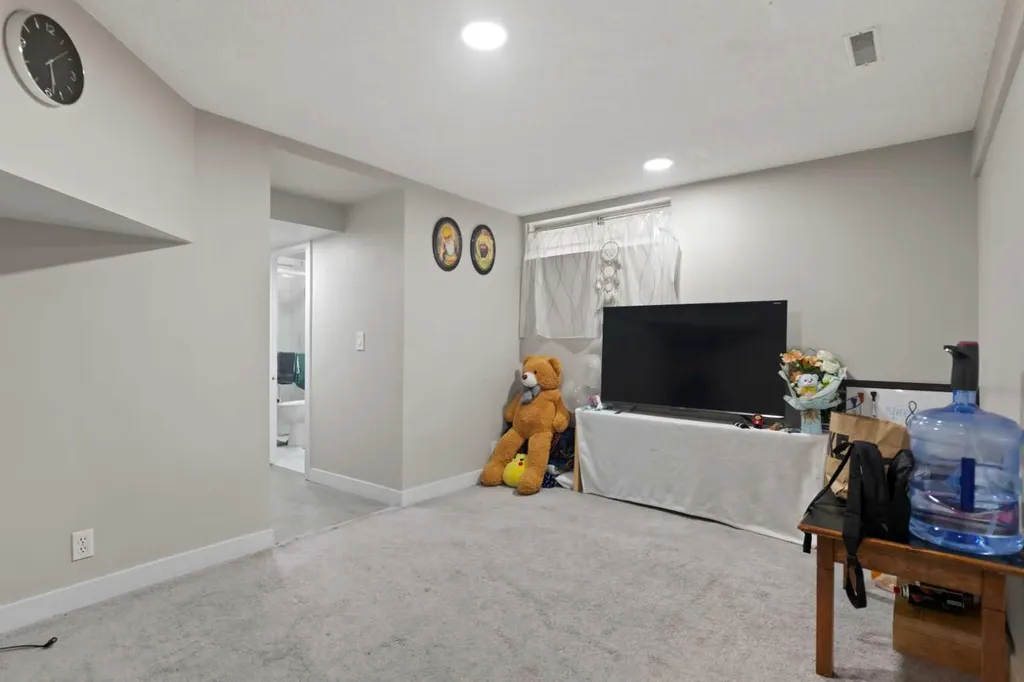 84 Martindale Close NE Calgary AB T3J 2T9