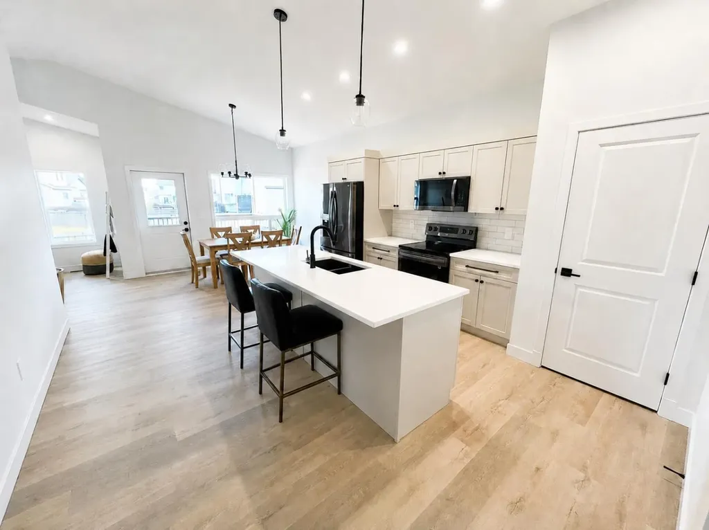8557 72 Avenue Grande Prairie AB T8X0N9