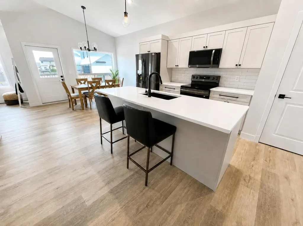 8557 72 Avenue Grande Prairie AB T8X0N9