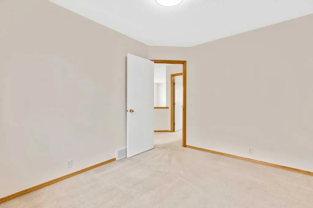 117 Millview Park SW Calgary AB T2Y 3Y2